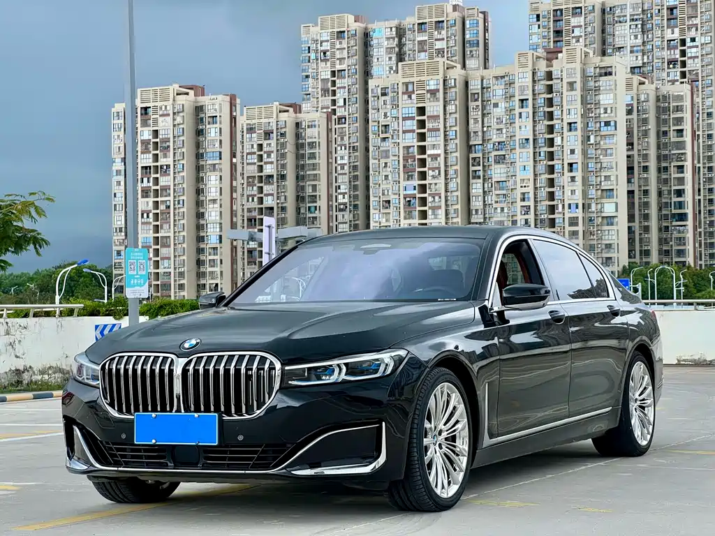 BMW 7 Series 2021 — фото 1