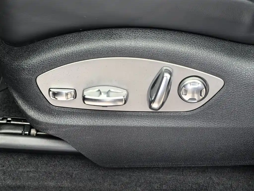 Porsche Macan 2023 — фото 12