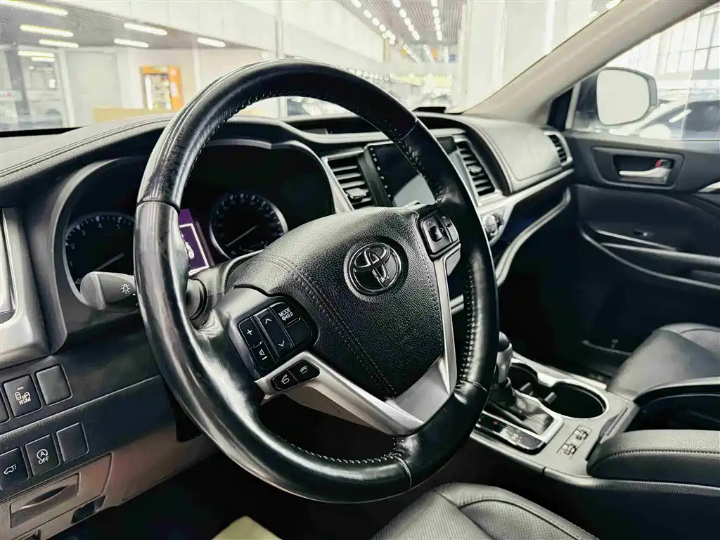 Toyota Highlander 2017 — фото 13