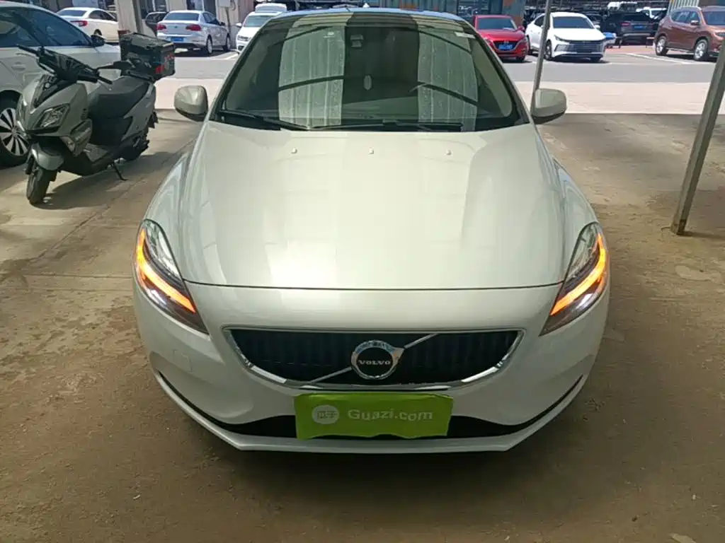 Volvo V40 2016