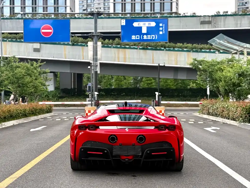 Ferrari SF90 2023 — фото 8