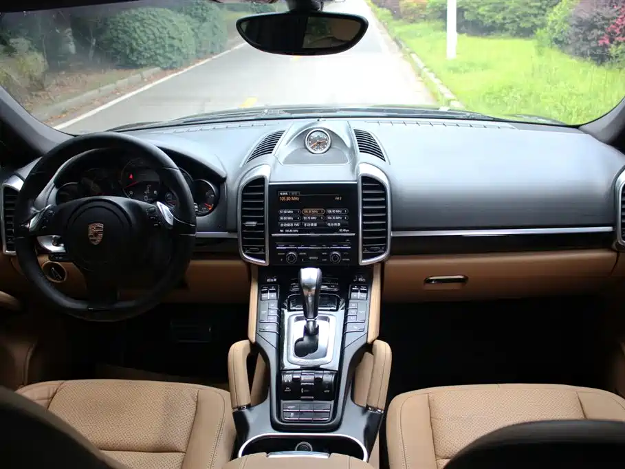 Porsche Cayenne 2014 — фото 11