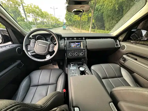 Land Rover Discovery 2018