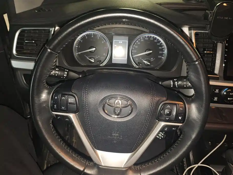 Toyota Highlander 2020 — фото 15