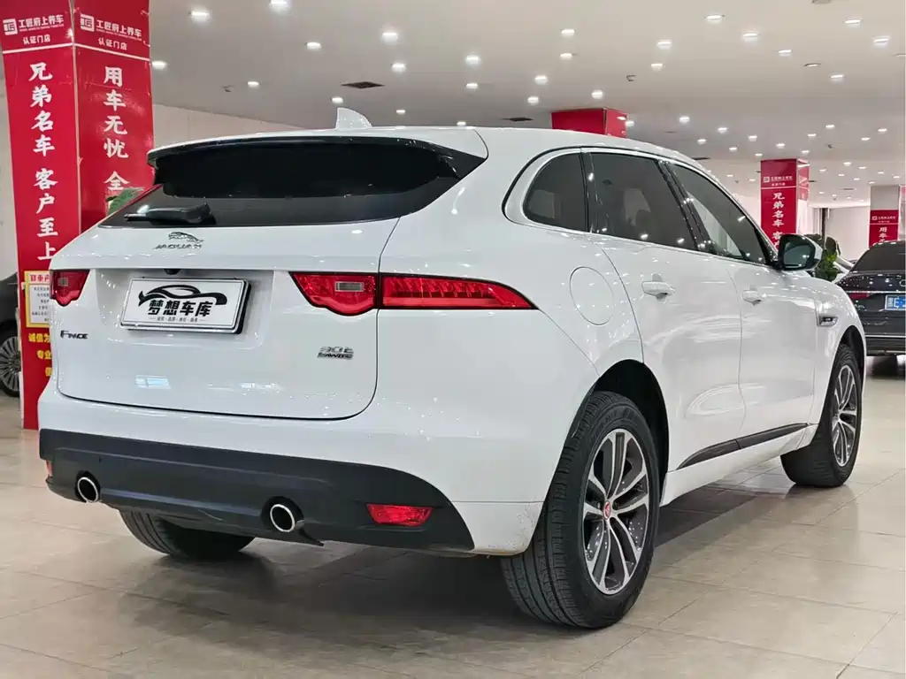 Jaguar F-PACE 2019 — фото 9