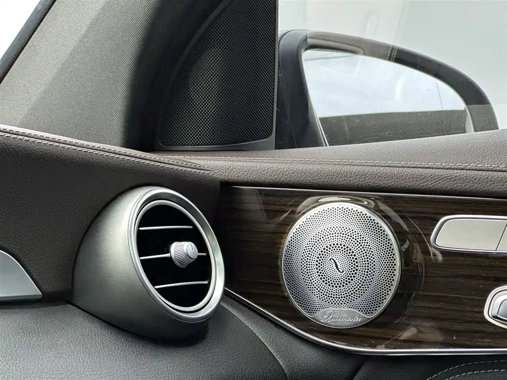 Mercedes-Benz GLC 2017 — фото 13