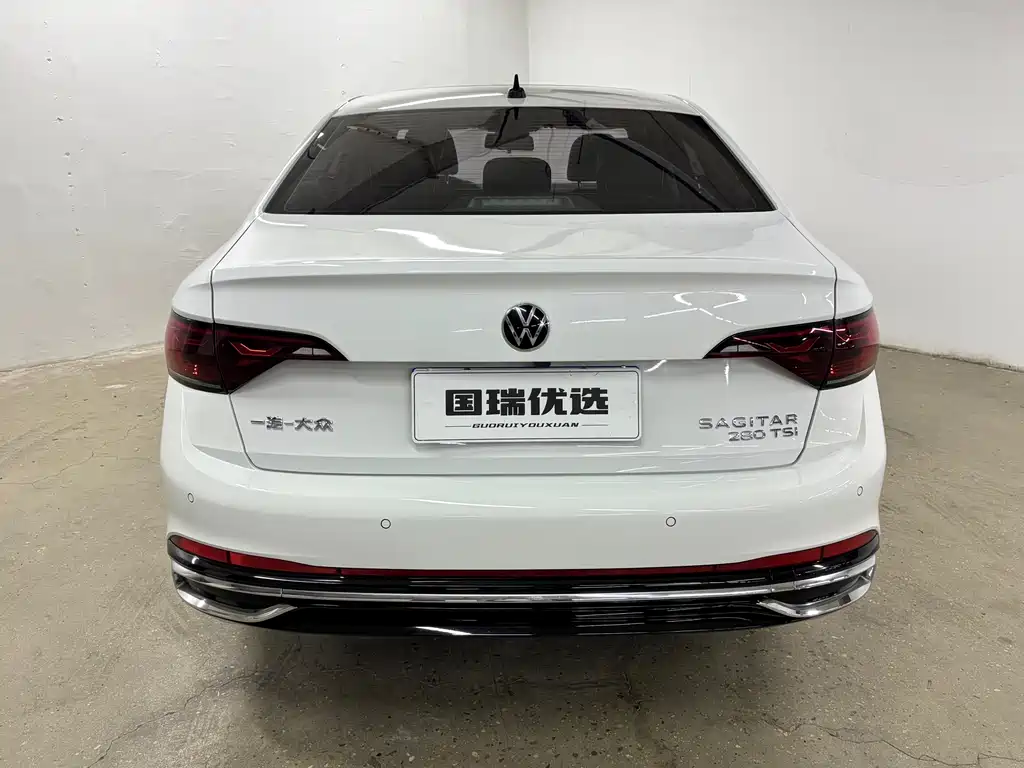 Volkswagen Sagitar 2022