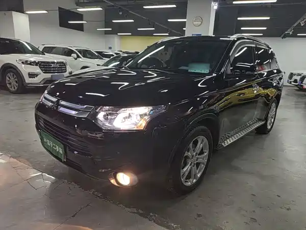 Mitsubishi Outlander 2015