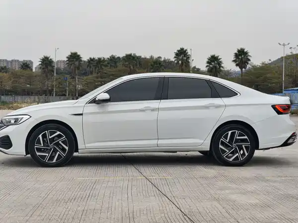 Volkswagen Sagitar 2023