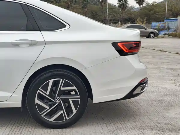 Volkswagen Sagitar 2023