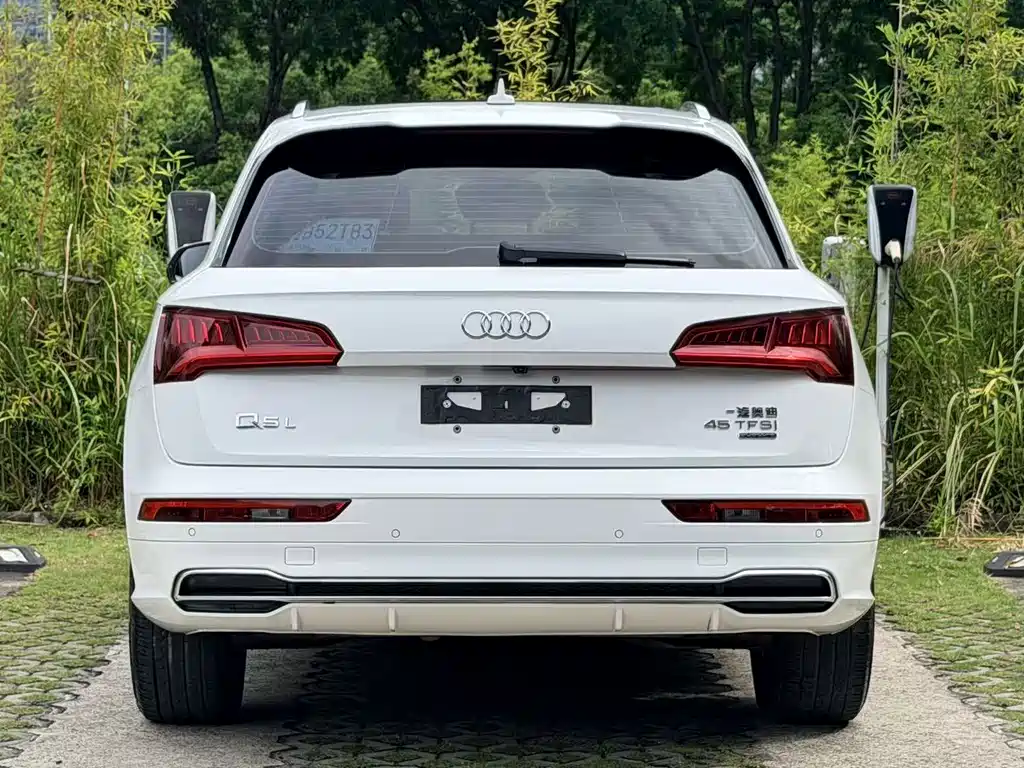 Audi Q5L 2019 — фото 14