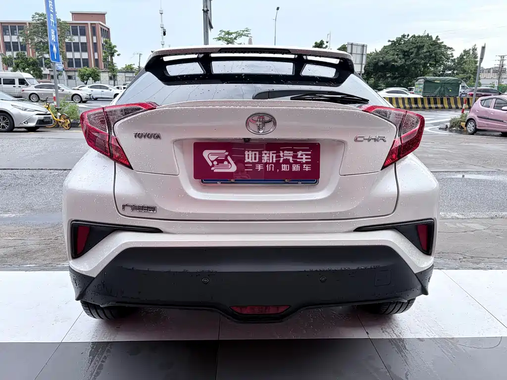 Toyota C-HR 2019 — фото 4