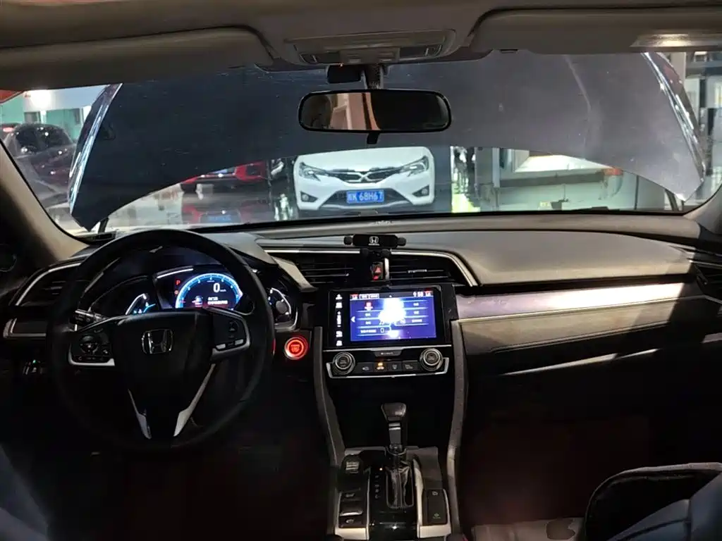 Honda Civic 2019 — фото 10
