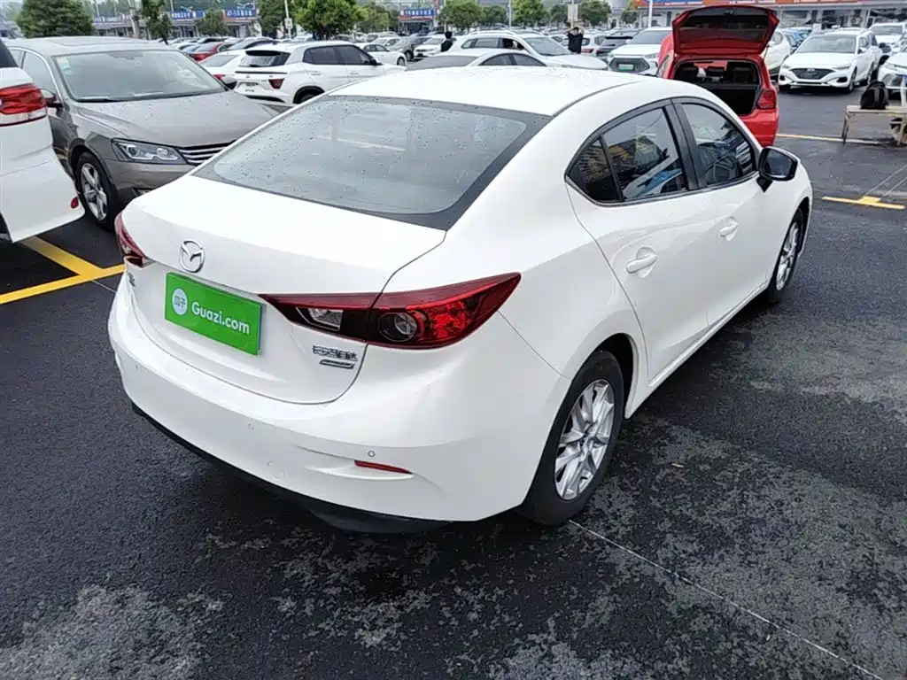 Mazda 3 Axela 2018 — фото 7