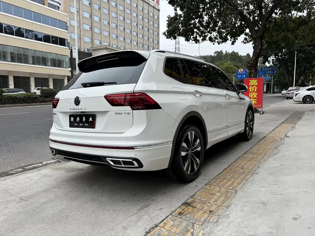 Volkswagen Tiguan L 2022 — фото 14