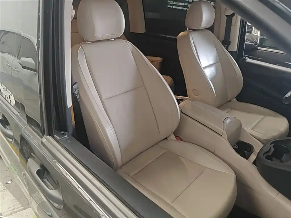 Mercedes-Benz Vito 2023 — фото 25