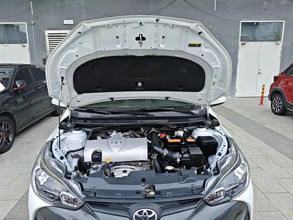 Toyota Yaris L 2019 — фото 20