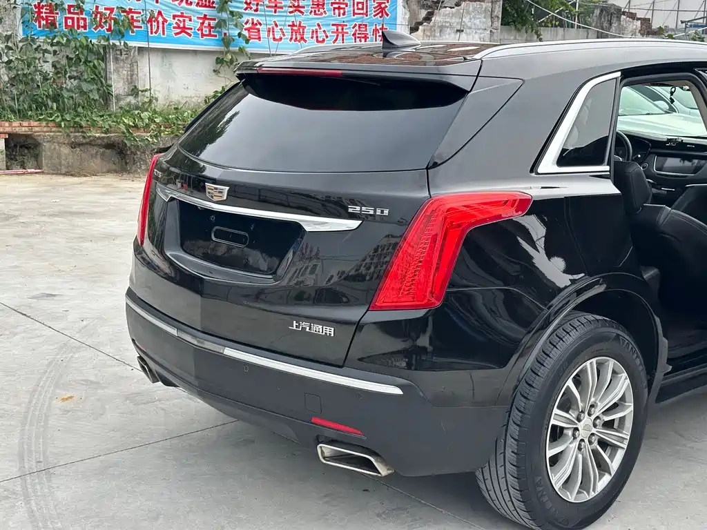 Cadillac XT5 2018 — фото 16