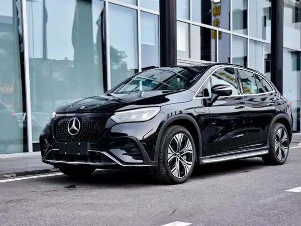 Mercedes-Benz EQE SUV 2025