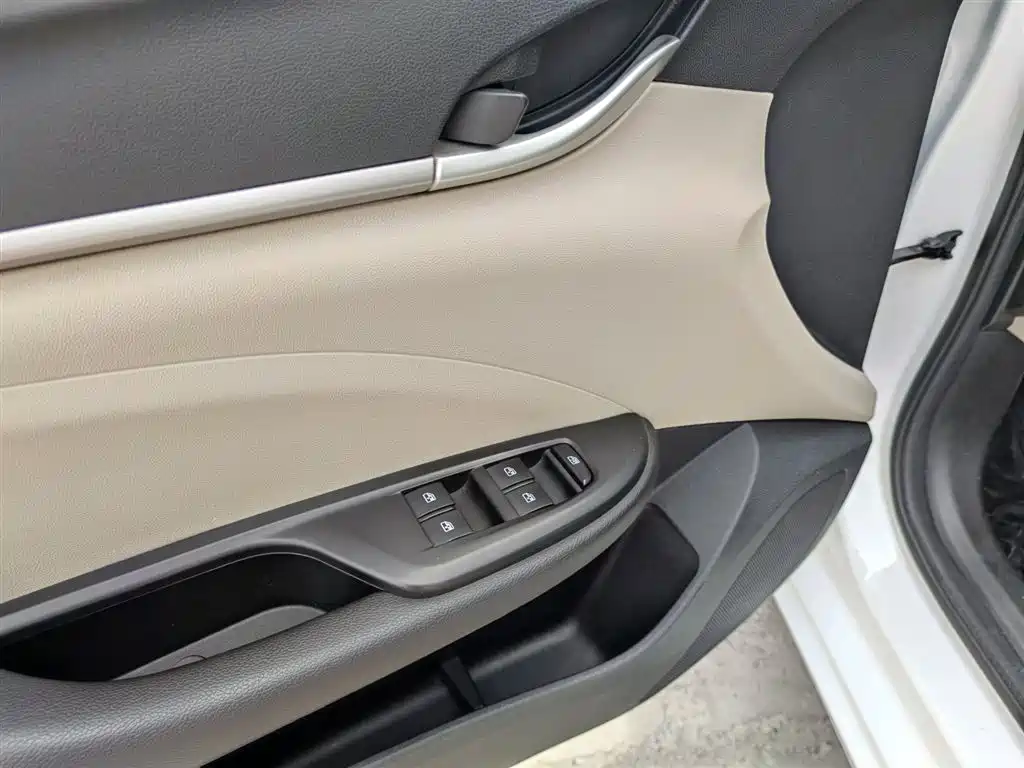 Buick Excelle 2016 — фото 15