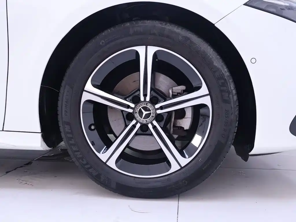 Mercedes-Benz A-Class 2023 — фото 6