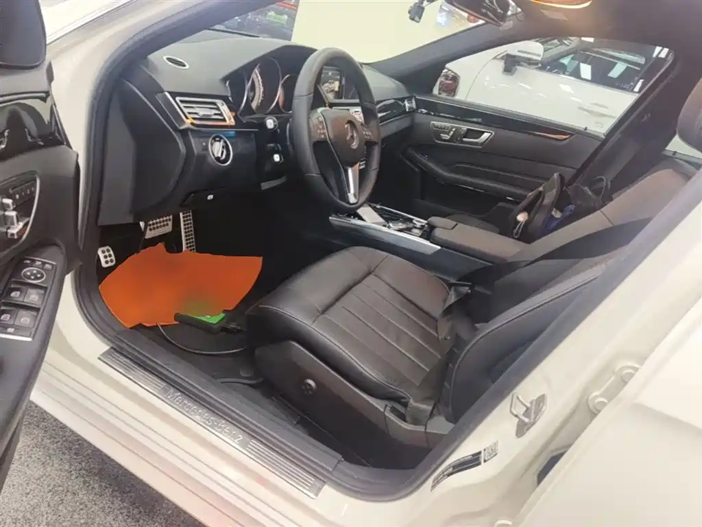 Mercedes-Benz E-Class 2015 — фото 15