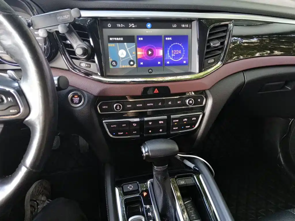 GAC Trumpchi GS8 2019 — фото 9