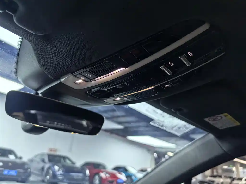 Porsche Panamera 2017 — фото 9