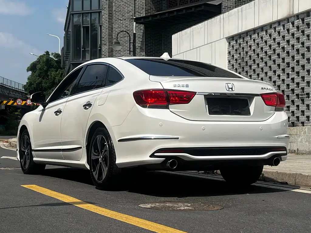 Honda Spirior 2016 — фото 14