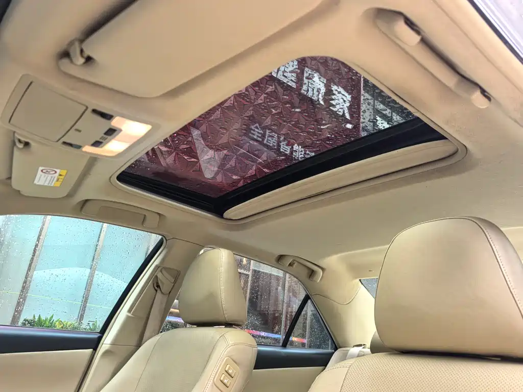 Toyota Camry 2015 — фото 20
