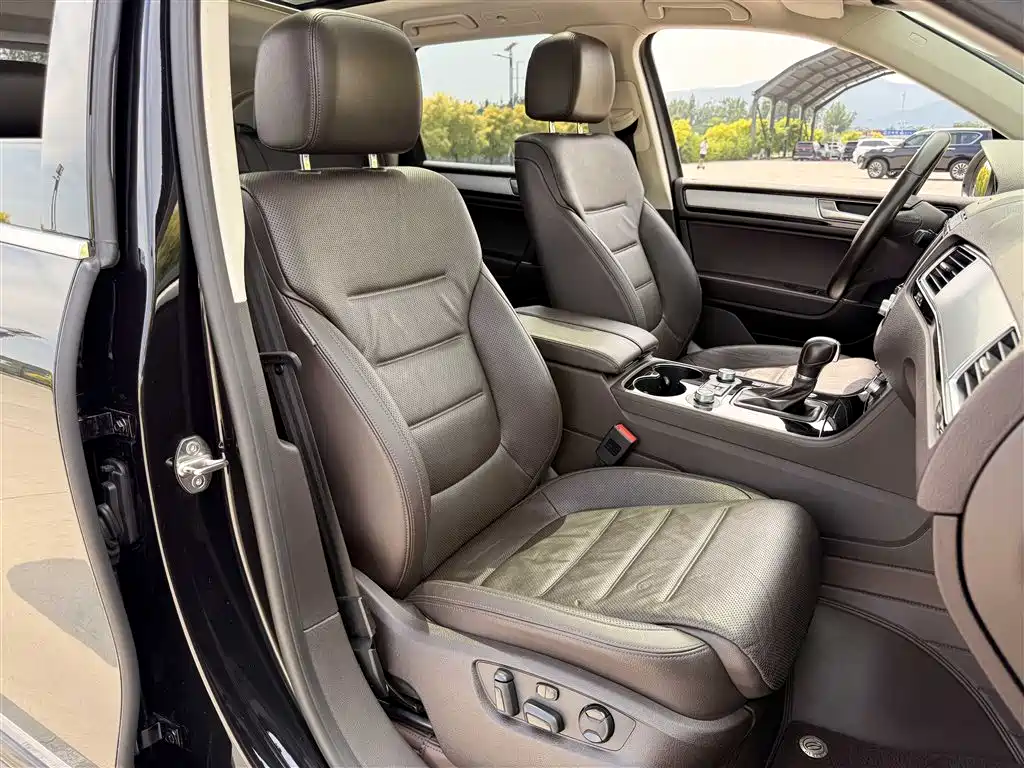 Volkswagen Touareg 2018 — фото 10