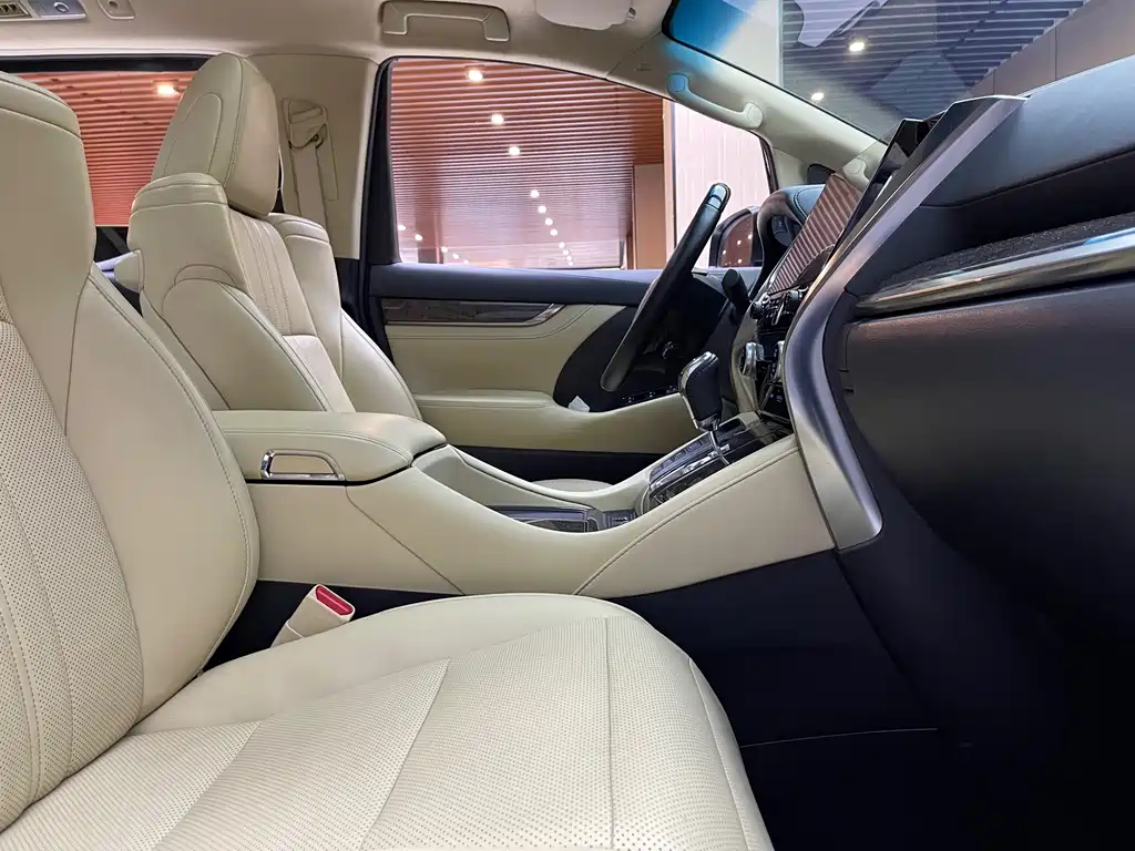 Toyota Alphard 2020 — фото 6