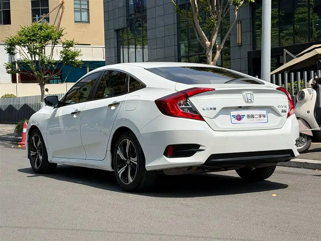 Honda Civic 2019 — фото 4