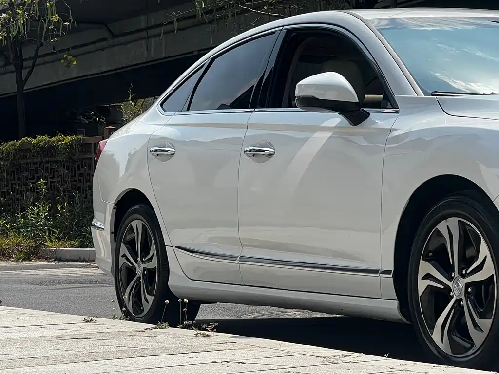 Honda Spirior 2016 — фото 5