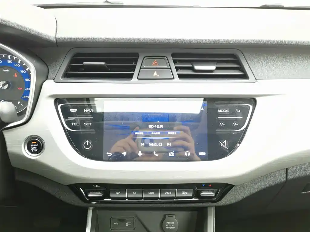Geely Vision X3 2020 — фото 12