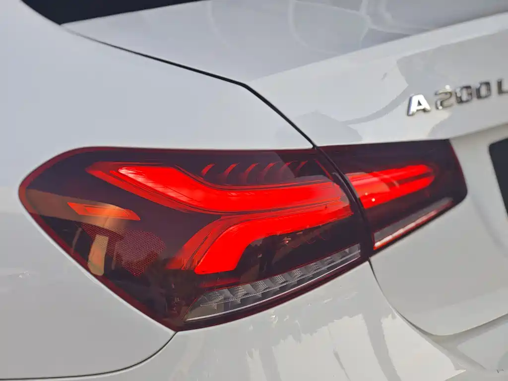 Mercedes-Benz A-Class 2022 — фото 10