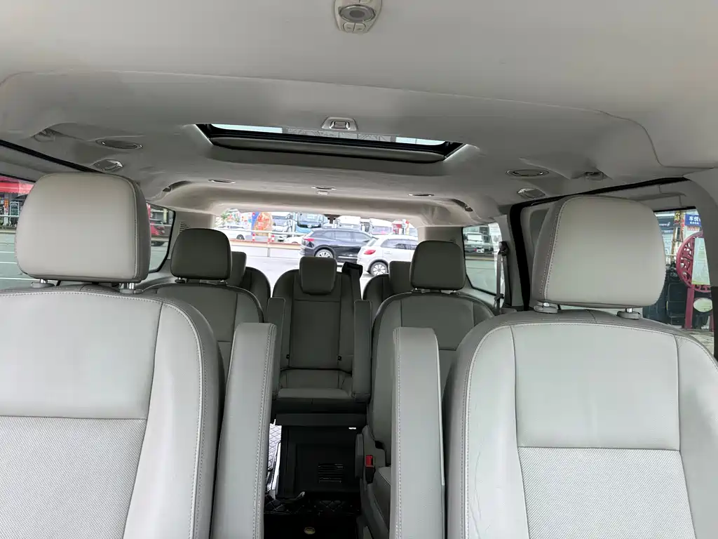 Ford Tourneo 2017 — фото 17