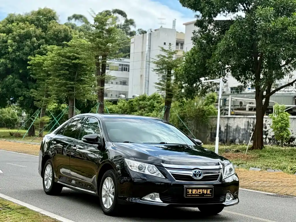 Toyota Camry 2014 — фото 3
