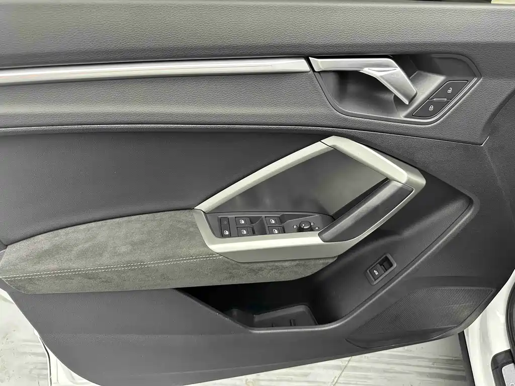 Audi Q3 2022 — фото 10