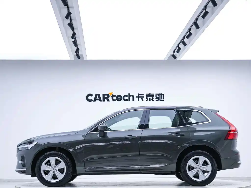Volvo XC60 2021 — фото 2