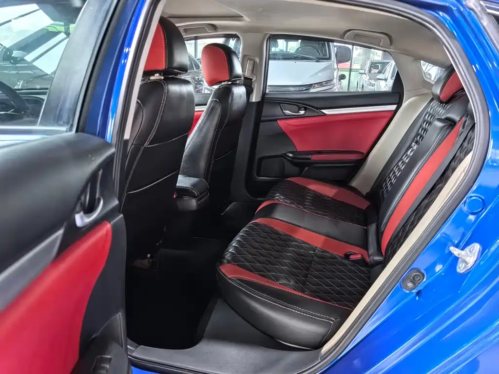 Honda Civic 2019 — фото 10
