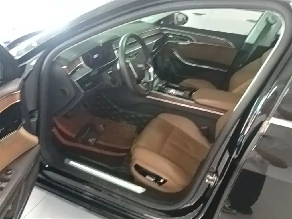 Audi A8 2020 — фото 23