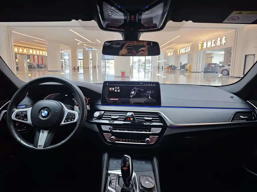 BMW 5 Series 2022 — фото 14