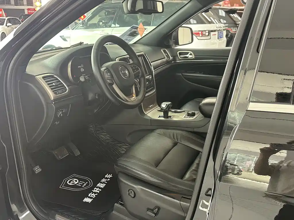 Jeep Grand Cherokee 2016 — фото 21