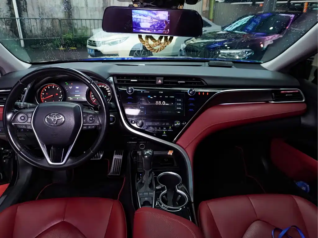 Toyota Camry 2020 — фото 16
