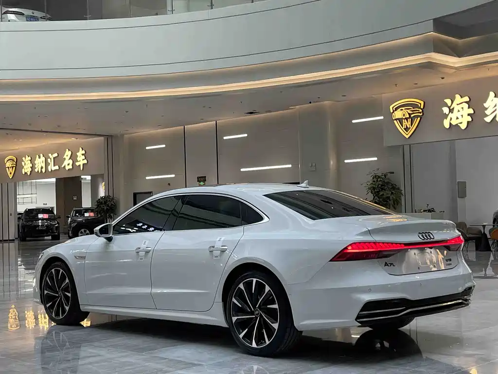 Audi A7L 2023 — фото 5