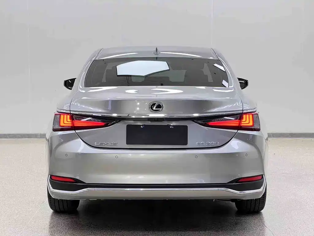 Lexus ES 2022 — фото 27