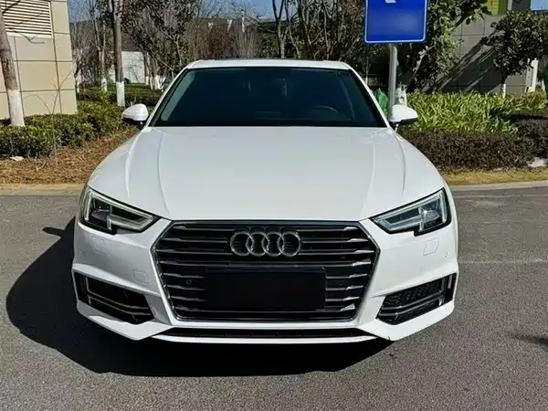Audi A4L 2019