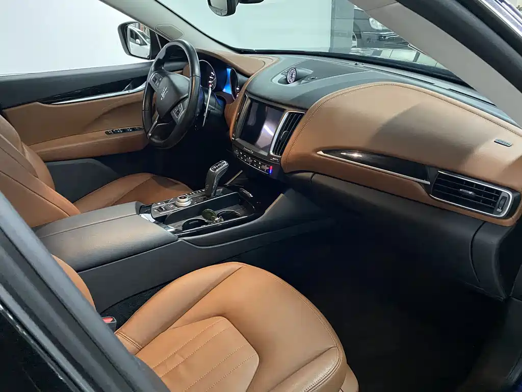 Maserati Levante 2020 — фото 12