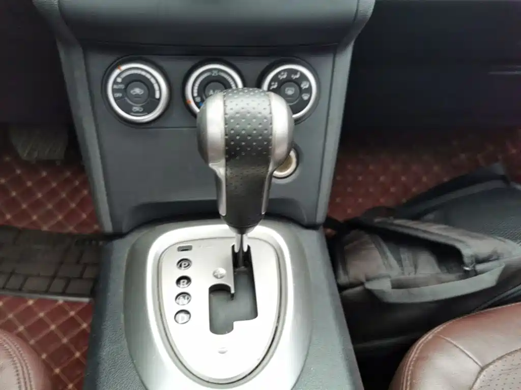 Nissan Qashqai 2014 — фото 14